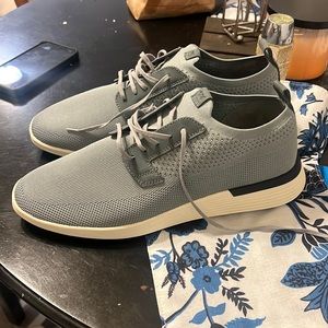 Wolf & Shepherd Swiftknit Derby Casual Shoes / Storm-White / 11M used